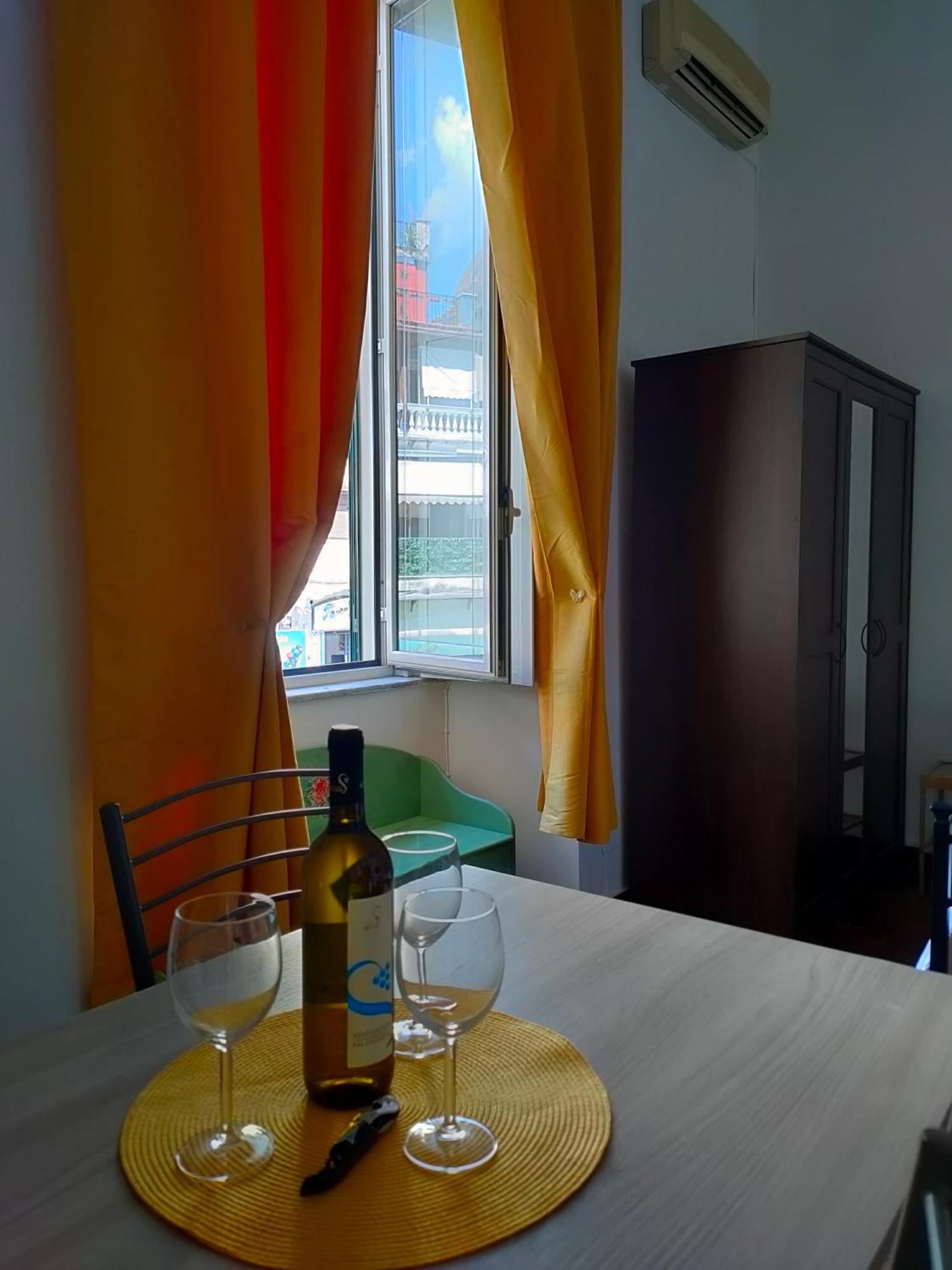 Napoli Centro Casa Annina Close To Toledo St Экстерьер фото