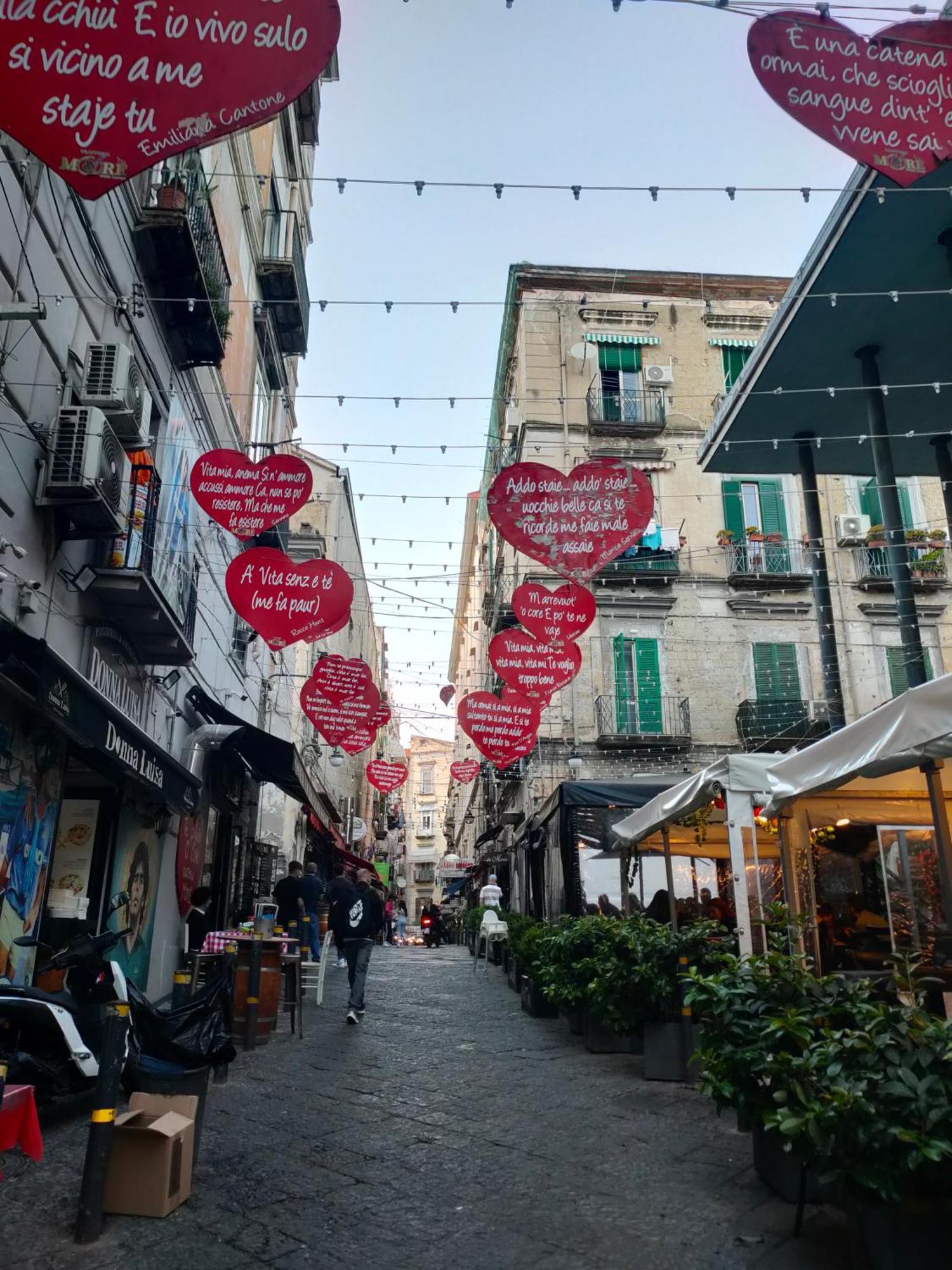 Napoli Centro Casa Annina Close To Toledo St Экстерьер фото