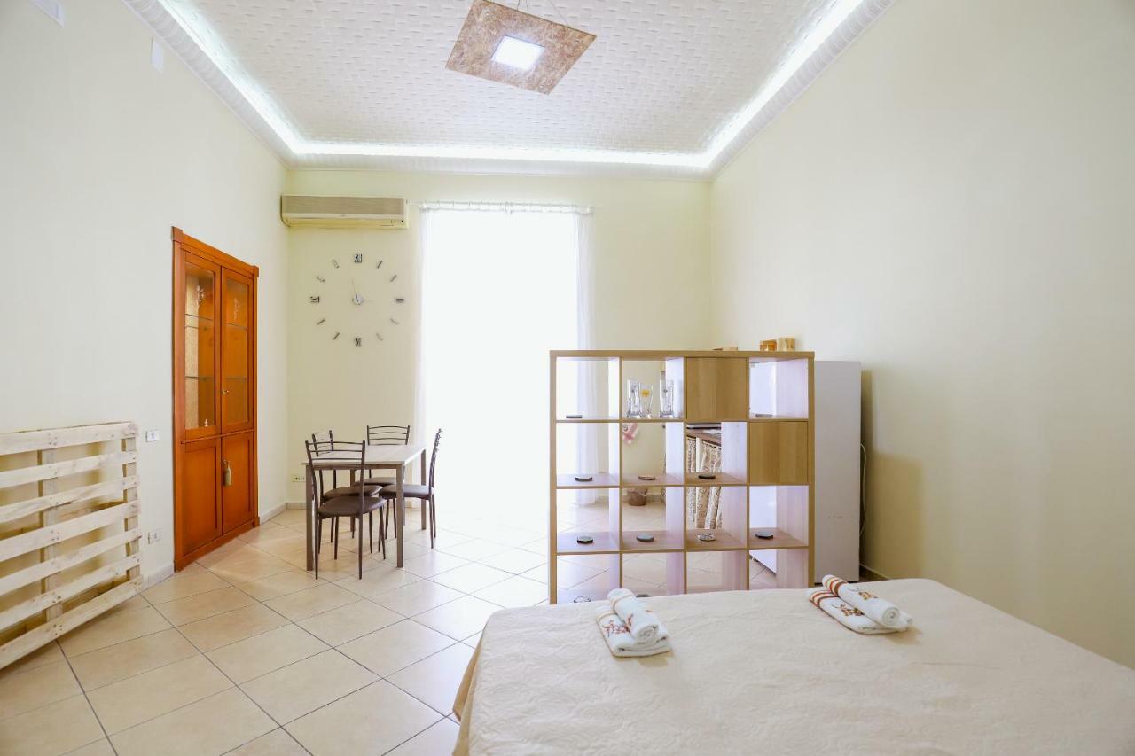 Napoli Centro Casa Annina Close To Toledo St Экстерьер фото