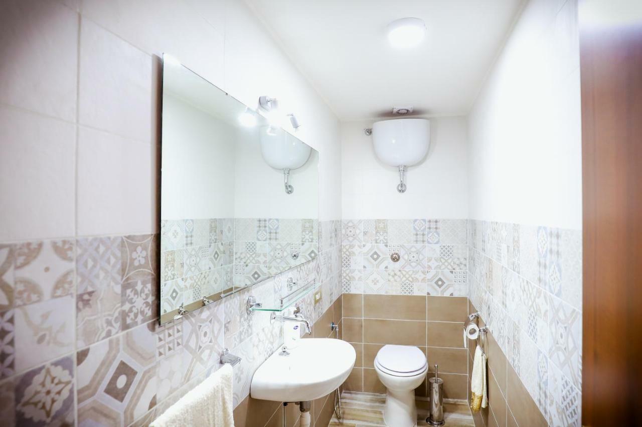 Napoli Centro Casa Annina Close To Toledo St Экстерьер фото